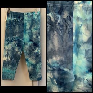 Leggings Capris Cropped Women’s Size 2-10 Blue Sky Pattern